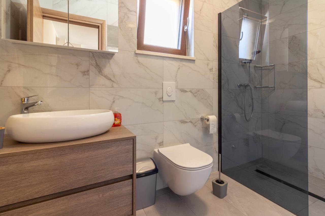 Modern Villa Eve In Medulin With Pool Near The Beach المظهر الخارجي الصورة