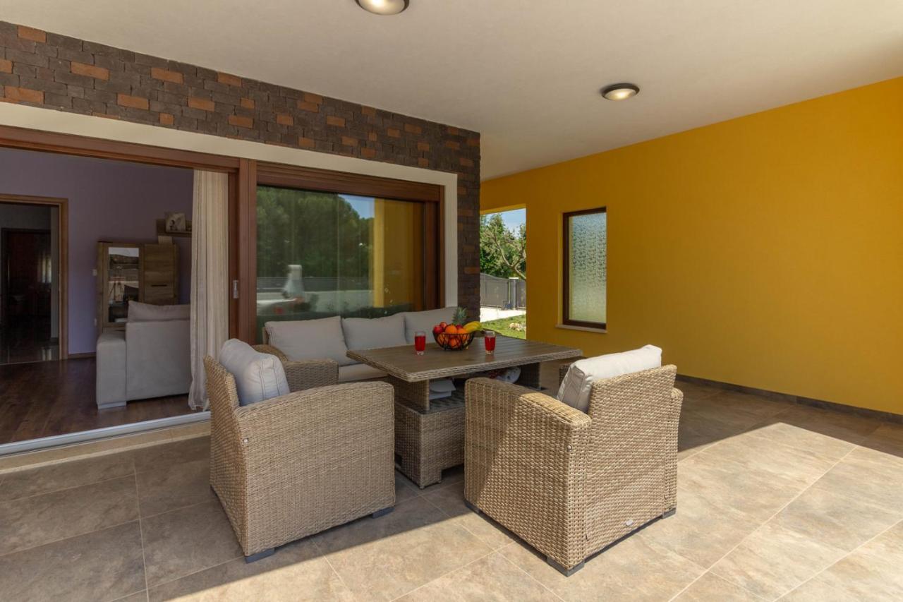 Modern Villa Eve In Medulin With Pool Near The Beach المظهر الخارجي الصورة
